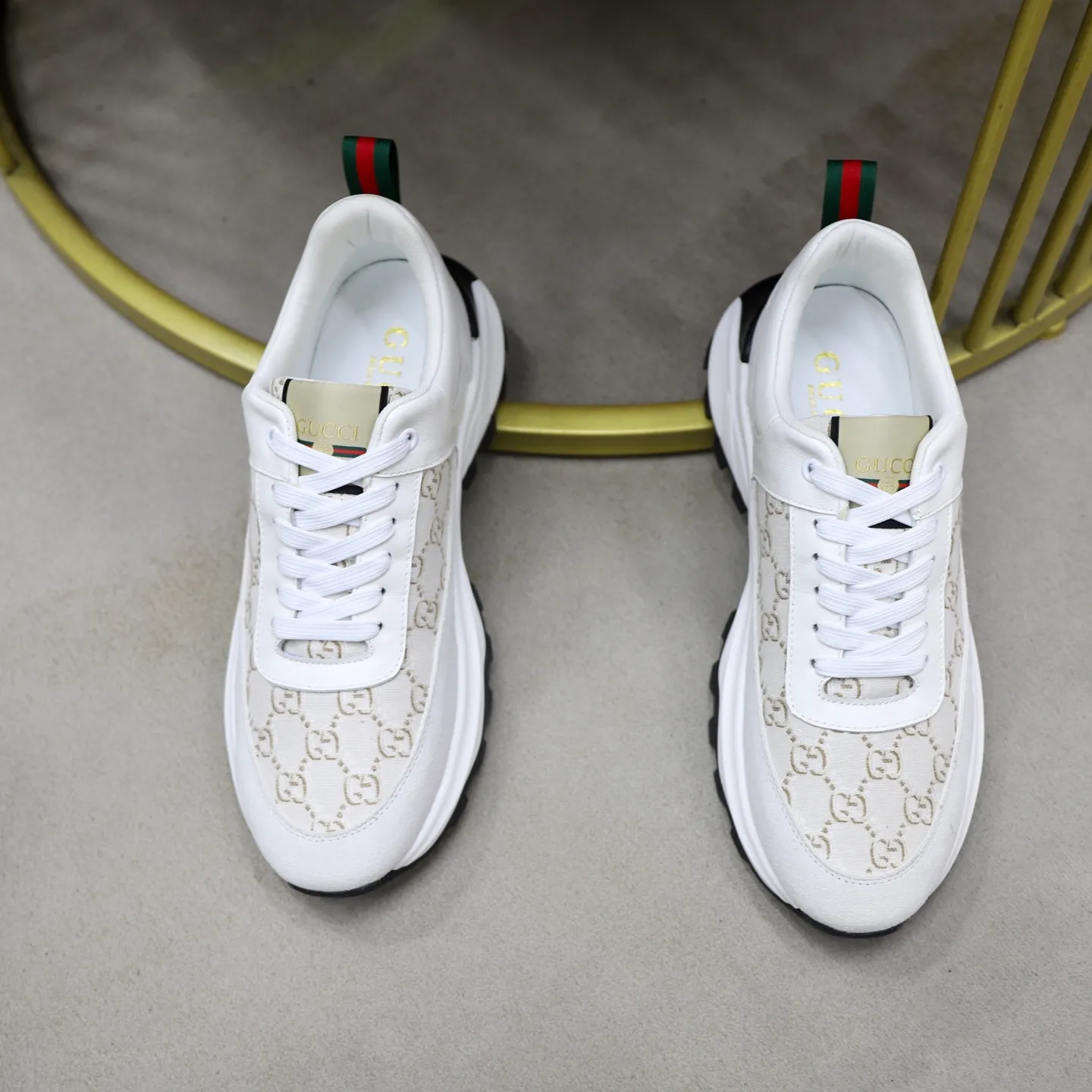 Ex-factory price: 462💰🙅‍♂️🙅‍♂️🙅‍♂️ Brand: GUCCI Standard code: 38-44 (45 customized) Grade: Same as the official website Material: Original leather splicing, comfortable and breathable lining, original wear-resistant outsole Style category: Men's fashionable casual shoes, running shoes, noble luxury brand elements, top luxury Color: actual picture color